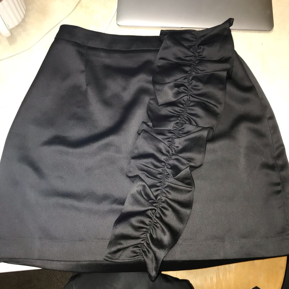 Back Ruffle Skirt, ASTR